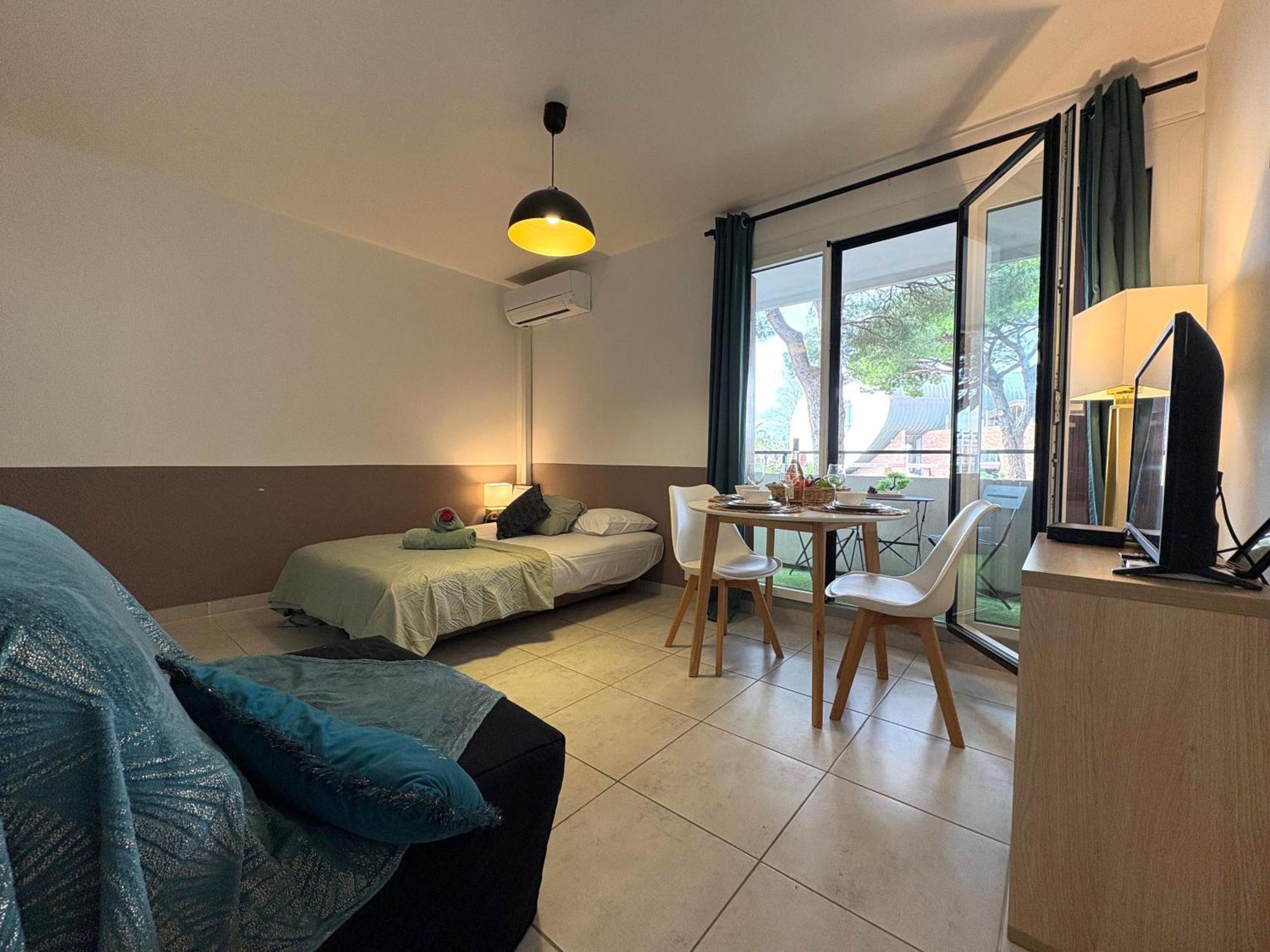 L'Amazone Studio Plein Centre Plages A 2Min Clim Wifi Sur Le Port - Top Prosconciergerie- La Grande Motte Dış mekan fotoğraf